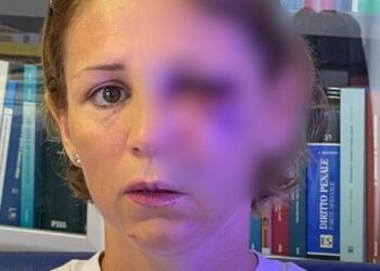 Româncă bătută într-un magazin din Italia. Nimeni nu a sărit în apărarea ei