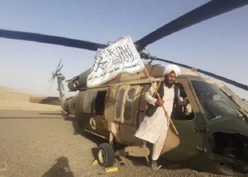 Elicoptere și arme fabricate în SUA, cufărul de război al talibanilor din Afganistan