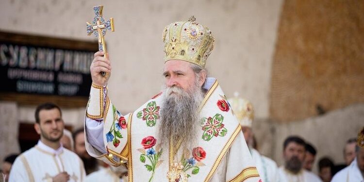 Episcopul Joanikije Micovic a fost întronizat în Muntenegru, sub protecția unor comandouri de poliție