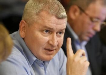 Secretarii de stat și prefecții USR PLUS vor fi demiși de premierul Florin Cîțu