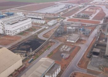 Compania Lafarge este acuzată de complicitate la crime împotriva umanității pentru că a finanțat gruparea ISIS din Siria