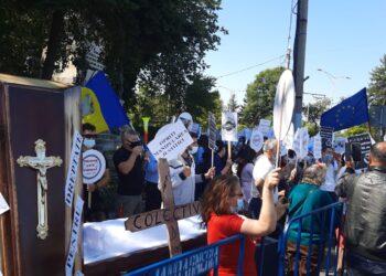 Protest la Palatul Cotroceni împotriva tergiversării Dosarului Colectiv