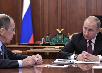 Rusia și-a suspendat misiunea diplomatică la NATO