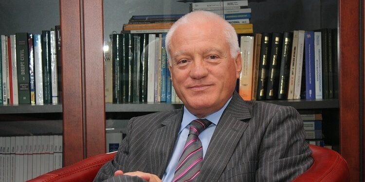 Valeriu Stoica: „Klaus Iohannis a permis ca la conducerea PNL să existe oameni mediocri”