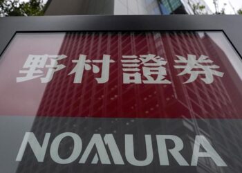 Banca de Investiții Nomura: România ar putea suferi o criză a cursului de schimb