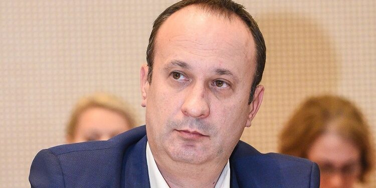 Masonul Adrian Câciu a ajuns ministru de Finanțe după o carieră la Pescuit