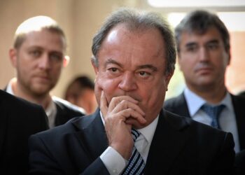 Vasile Blaga, acuzat de DNA că a primit 700.000 de euro, achitat de ICCJ