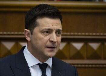 Președintele Volodymyr Zelenskiy îl suspectează pe Rinat Akhmetov că pune la cale o lovitură de stat