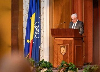 Angel Tîlvăr, ministrul PSD al Apărării, necunoscut după 18 ani în Parlament