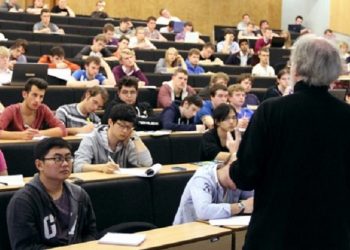 Credite pentru studenți în valoare de 10.000 de euro prin programul Student Invest