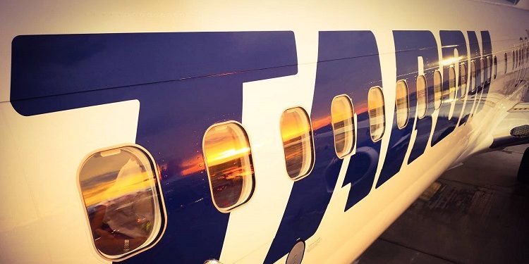 Atac cibernetic la Tarom. Zborurile și pasagerii nu sunt afectați