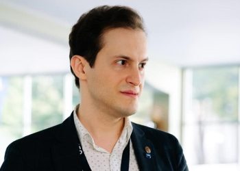 Difuzarea de imagini intime ale unei persoane, fără acord, pedeapsă cu închisoare de până la 3 ani