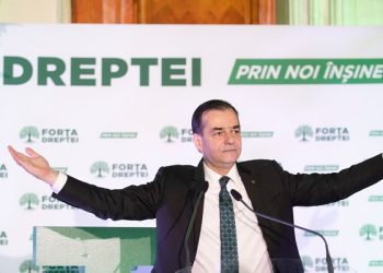 Ludovic Orban a fost lovit și scuipat de protestatarii AUR în fața Parlamentului