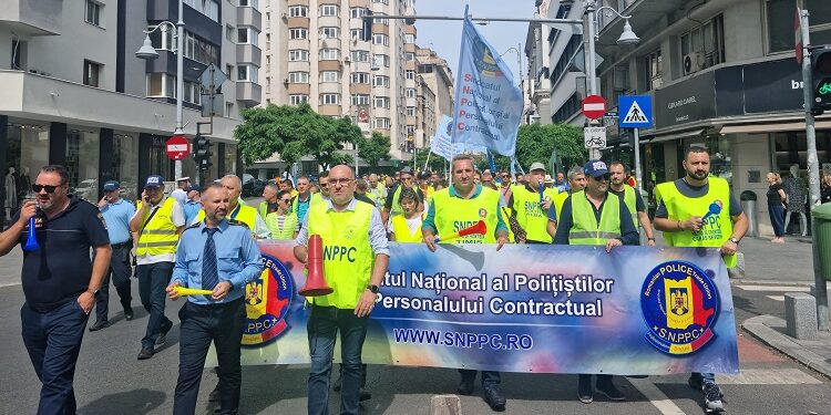 Polițiștii se pregătesc de proteste din cauza salarizării precare