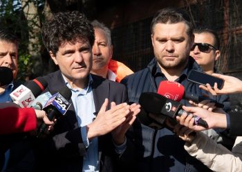 Primarul Ciprian Ciucu susține că edilul Nicușor Dan nu vrea să-i emită un aviz  