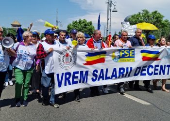 Profesorii solicită majorarea salariilor cu 25%, Guvernul oferă 2.500 lei
