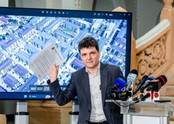Codul Urbanismului, contestat de primarul Nicușor Dan pentru că „se legalizează hoţia din urbanism şi construcţii”