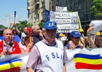 Simion Hăncescu, liderul FSLI, spune că în ultimii ani „dascălii au fost răsplătiți cu umilință și batjocură de toți cei care au condus destinele acestei țări”