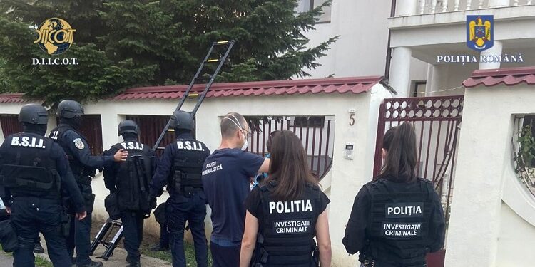„Lagărele pentru bătrâni” din București și Ilfov, pline cu oameni bătuți, înfometați și puși la muncă forțată