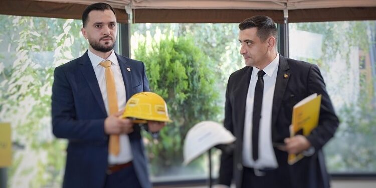 Candidatul AUR la alegerile pentru Primăria Capitalei, Mihai Enache, se laudă cu proiectele de 90 de milioane de euro ale primarului Daniel Băluță