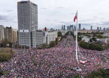 Protest masiv împotriva guvernului polonez