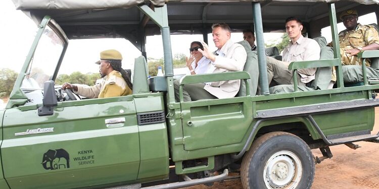 Aventurierii Klaus Iohannis și Carmen Iohannis, de la safari în Kenya spre plajele din Zanzibar