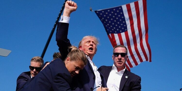 Cum au reacționat politicienii români după tentativa de asasinat asupra lui Trump?