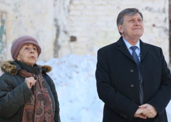 Candidatul Crin Antonescu l-a invocat Dumnezeu după ce și-a depus candidatura la prezidențiale