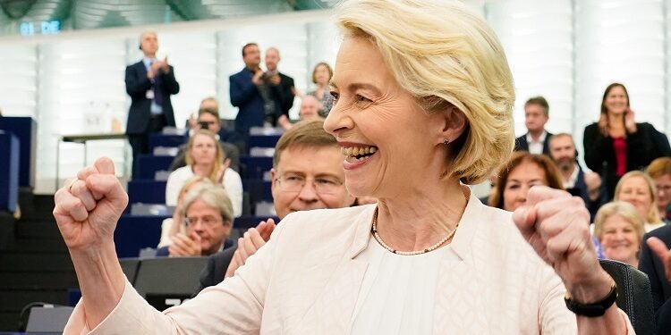 Ursula von der Leyen a supraviețuit moțiunii de cenzură inițiată de europarlamentarul Gheorghe Piperea
